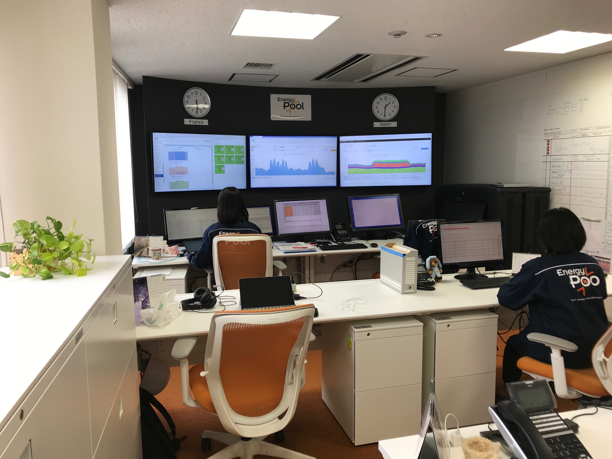 新型コロナウイルス感染症の拡大防止を目的に、2月26日より全社員に対し、原則在宅勤務を実施いたします。